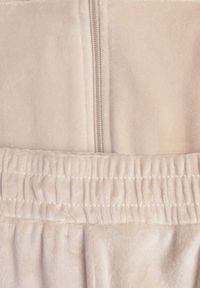 Renee - Jasnobeżowy Welurowy Komplet Dresowy z Bluzą i Szerokimi Spodniami Anelivs. Kolor: beżowy. Materiał: welur, dresówka #8