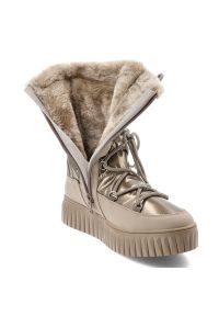 Śniegowce damskie Marco Tozzi, ocieplane futerkiem na grubej platformie z tworzywa, beżowe, 2-26413-45-344. Okazja: na spacer. Zapięcie: sznurówki. Kolor: beżowy. Szerokość cholewki: normalna. Wysokość cholewki: przed kolano. Materiał: futro. Sezon: zima. Obcas: na platformie. Styl: elegancki #8