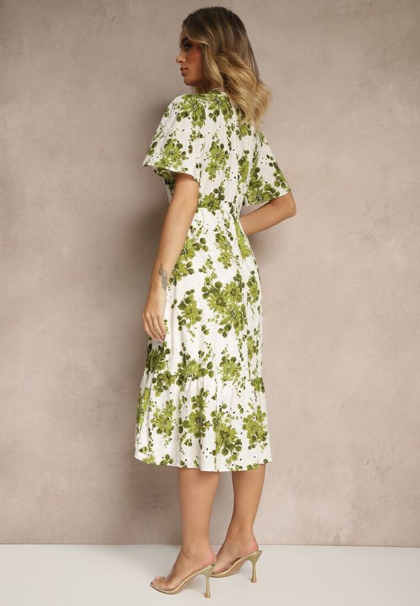 Renee - Zielona Bawełniana Sukienka Rozkloszowana Ażurowa w Kwiatowy Print Velbia. Okazja: na co dzień. Typ kołnierza: dekolt w kształcie V. Kolor: zielony. Wzór: kwiaty, nadruk, ażurowy. Typ sukienki: proste. Materiał: bawełna. Długość rękawa: krótki rękaw. Sezon: wiosna, lato. Styl: casual, elegancki