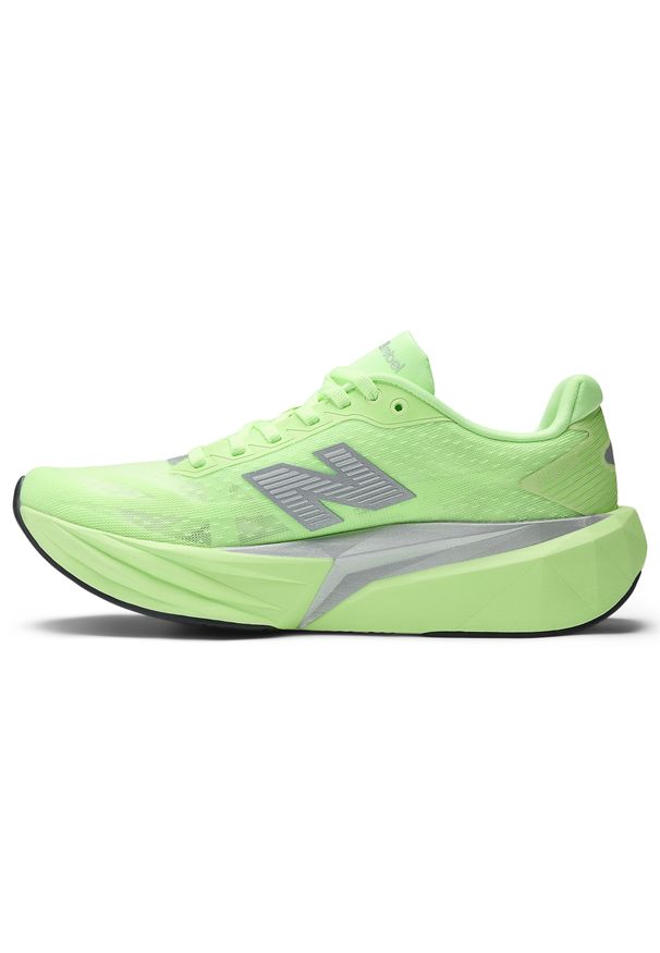 Buty damskie New Balance FuelCell Rebel v5 WFCXLZ5 – zielone. Kolor: zielony. Materiał: syntetyk, materiał, guma. Szerokość cholewki: normalna. Wzór: geometria. Sport: bieganie, fitness