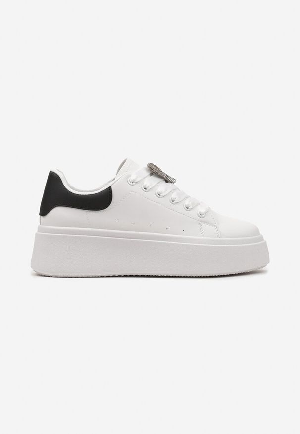 Born2be - Biało-Czarne Sznurowane Sneakersy na Grubej Podeszwie z Metalową Ozdobą i Cyrkoniami Cavendra. Nosek buta: okrągły. Kolor: biały. Materiał: materiał. Wzór: aplikacja. Obcas: na obcasie. Wysokość obcasa: niski