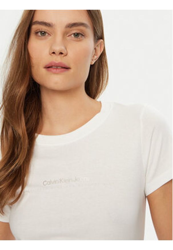 Calvin Klein Jeans T-Shirt Institutional Graphic J20J224990 Biały Slim Fit. Kolor: biały. Materiał: bawełna