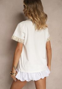 Renee - Biały Bawełniany T-shirt z Koronkowymi Zdobieniami i Cekinami Drane. Okazja: na co dzień, na imprezę. Kolor: biały. Materiał: bawełna, koronka. Wzór: aplikacja. Styl: elegancki, casual #3