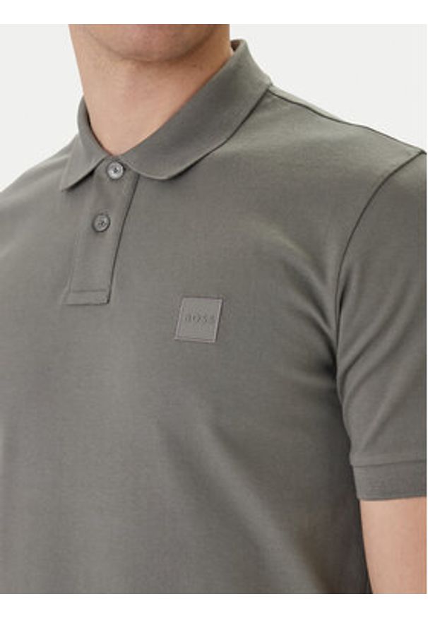 BOSS Polo Passenger 50507803 Szary Slim Fit. Typ kołnierza: polo. Kolor: szary. Materiał: bawełna