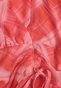 Renee - Różowa Sukienka Rozkloszowana z Kopertowym Dekoltem w Abstrakcyjny Wzór Irinera. Typ kołnierza: dekolt kopertowy. Kolor: różowy. Materiał: poliester. Wzór: nadruk. Typ sukienki: kopertowe #4