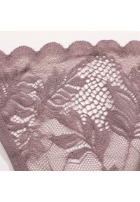 Intica - Stringi koronkowe z wycięciami na specjalne okazje Sangsuk. Kolor: brązowy. Materiał: koronka. Wzór: koronka #2