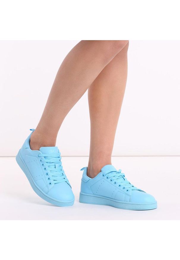 vices - Niebieskie sportowe buty damskie VICES Q35-11. Kolor: niebieski. Materiał: skóra