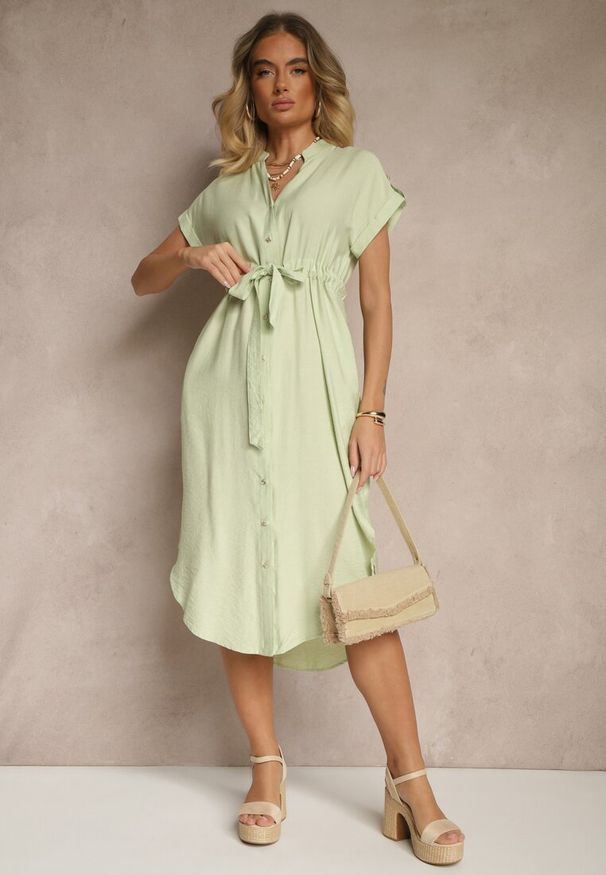 Renee - Zielona Koszulowa Rozkloszowana Sukienka z Wiskozy z Paskiem Katilene. Okazja: na co dzień. Typ kołnierza: dekolt w serek. Kolor: zielony. Materiał: wiskoza. Typ sukienki: koszulowe. Styl: casual, elegancki