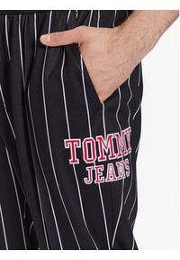 Tommy Jeans Spodnie dresowe Ethan DM0DM16339 Czarny Regular Fit. Kolor: czarny. Materiał: dresówka, syntetyk #2