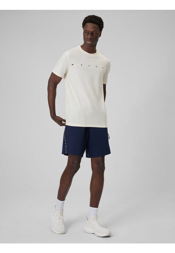 4f - 4F T-shirt regular z nadrukiem męski - beżowy 3XL. Okazja: na co dzień. Kolor: beżowy. Materiał: dzianina, bawełna, materiał. Wzór: nadruk. Styl: casual, klasyczny