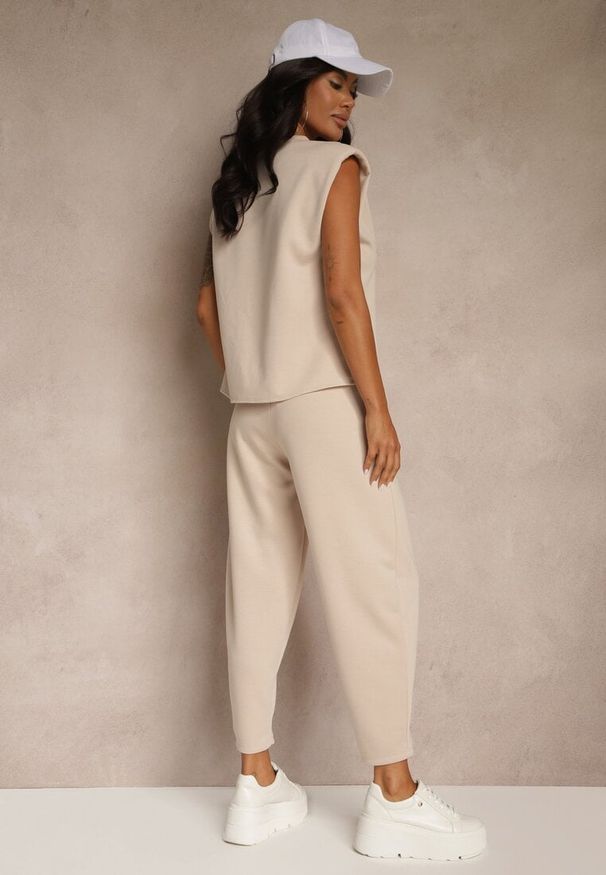 Renee - Beżowy Komplet Dresowy z Wiskozą Spodnie z Ozdobnym Ściągaczem i Top Nitunela. Kolor: beżowy. Materiał: wiskoza, dresówka. Sport: turystyka piesza