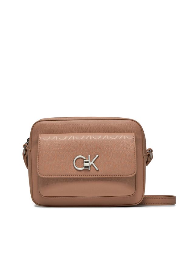 Calvin Klein Torebka Re-Lock Camera Bag_Epi Mono K60K611565 Beżowy. Kolor: beżowy. Materiał: skórzane