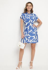 Born2be - Niebieska Taliowana Sukienka z Wiskozą z Geometrycznym Wzorem Galadira. Okazja: na co dzień, na spacer, na imprezę. Kolor: niebieski. Materiał: wiskoza. Wzór: geometria. Styl: klasyczny, casual #3