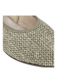 Czółenka damskie Rieker, cholewka z materiału tekstylnego pasek wokół pięty z regulacją na klamrę, zielone, 47060-52. Zapięcie: klamry. Kolor: zielony. Materiał: materiał. Szerokość cholewki: normalna #3