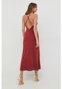 BARDOT - Bardot sukienka kolor bordowy maxi prosta. Kolor: czerwony. Materiał: dzianina. Długość rękawa: na ramiączkach. Typ sukienki: proste. Długość: maxi #3