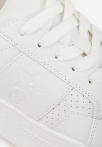 Renee - Białe Sneakersy Vices na Platformie z Gwiazdką Fenarra. Okazja: na co dzień. Kolor: biały. Materiał: jeans, skóra. Obcas: na platformie #5