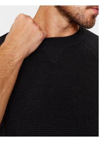 Calvin Klein Jeans Sweter J30J325092 Czarny Regular Fit. Kolor: czarny. Materiał: wełna