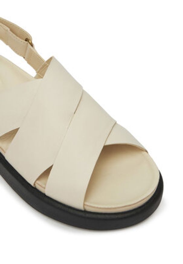 Clarks Sandały Aristella Sun 26181257 Beżowy. Kolor: beżowy. Materiał: skóra