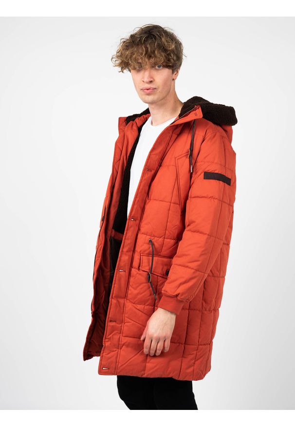 Pepe Jeans Kurtka "Jaden Parka" | PM402595 | Jaden | Mężczyzna | Pomarańczowy. Okazja: na co dzień. Typ kołnierza: kaptur. Kolor: pomarańczowy. Materiał: bawełna, poliamid, poliester. Wzór: aplikacja. Styl: casual