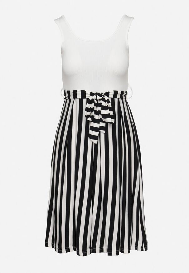 Born2be - Biało-Czarna Wiskozowa Sukienka na Ramiączkach z Materiałowym Paskiem Furelia. Typ kołnierza: dekolt w łódkę. Kolor: biały. Materiał: materiał, wiskoza. Długość rękawa: na ramiączkach. Typ sukienki: rozkloszowane, ołówkowe, proste. Styl: elegancki