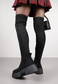 Renee - Czarne Dopasowane Kozaki z Wysoką Cholewką i Platformą Cillie. Okazja: na imprezę, na co dzień. Wysokość cholewki: przed kolano. Kolor: czarny. Materiał: jeans, futro. Szerokość cholewki: normalna. Obcas: na platformie. Styl: klasyczny, casual