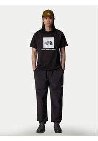 The North Face T-Shirt Redbox NF0A87NJ Czarny Regular Fit. Kolor: czarny. Materiał: bawełna #4