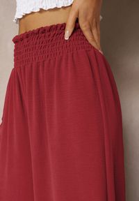Renee - Bordowe Spodnie High Waist z Szerokimi Nogawkami i Gumką w Pasie Risabesa. Okazja: na co dzień. Stan: podwyższony. Kolor: czerwony. Styl: elegancki, casual