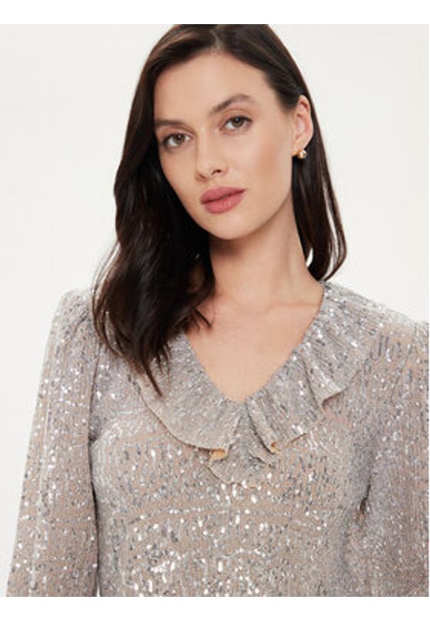 Karen by Simonsen Bluzka Nova 10104867 Srebrny Regular Fit. Kolor: srebrny. Materiał: syntetyk