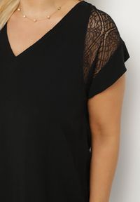 Born2be - Czarna Bluzka z Wiskozy z Przezroczystymi Wstawkami Zelauri. Okazja: na co dzień. Kolor: czarny. Materiał: wiskoza. Styl: casual, elegancki #4