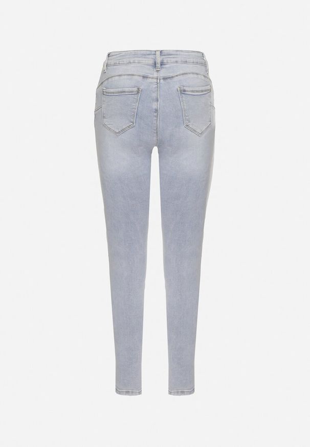 Born2be - Jasnoniebieskie Jeansy z Bawełną i Efektem Push Up o Dopasowanym Kroju Flortebia. Okazja: na co dzień. Kolor: niebieski. Styl: elegancki, casual