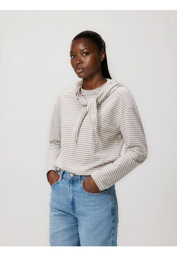 Reserved - Bluzka z chustką - beżowy. Kolor: beżowy. Materiał: dzianina, bawełna