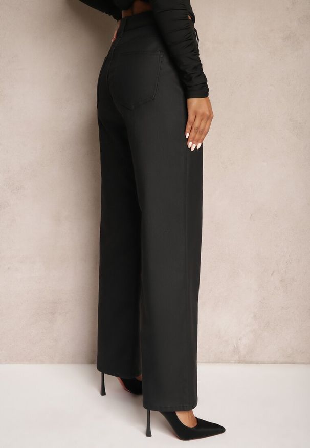 Renee - Czarne Spodnie Woskowane o Szerokim Kroju High Waist Sezila. Okazja: na co dzień. Stan: podwyższony. Kolor: czarny. Styl: casual