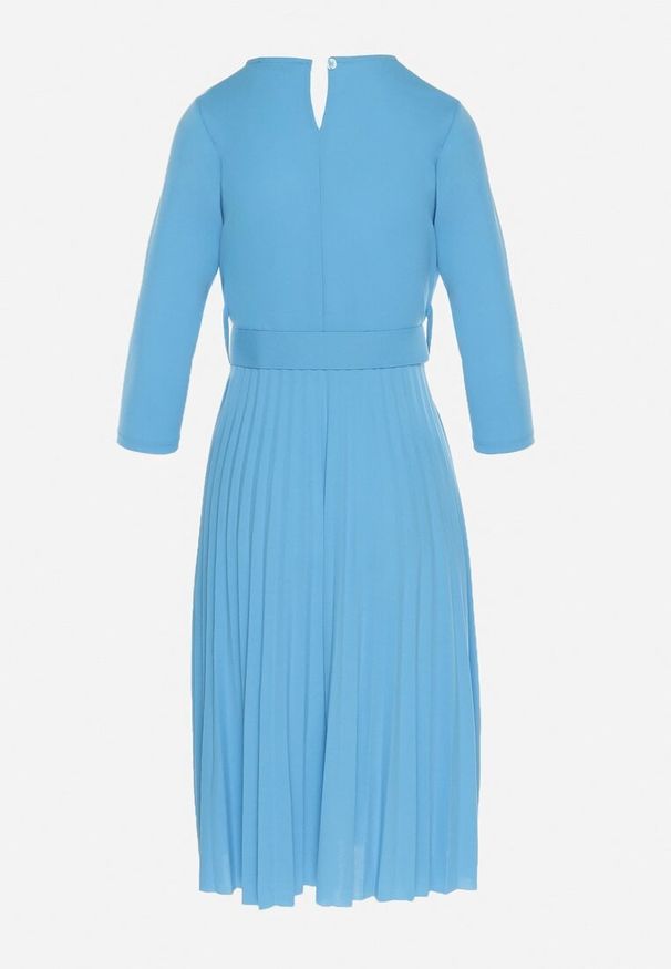 Born2be - Niebieska Sukienka Plisowana z Paskiem Gonge. Okazja: na co dzień, na imprezę. Kolor: niebieski. Typ sukienki: proste, dopasowane. Styl: elegancki, klasyczny, casual