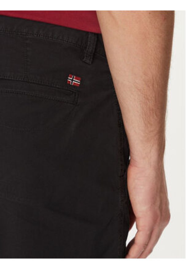 Napapijri Szorty materiałowe Nakuru 6 NP0A4HRV Czarny Regular Fit. Kolor: czarny. Materiał: bawełna