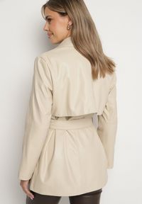 Born2be - Jasnobeżowa Kurtka Płaszcz z Ekoskóry Taliowana z Paskiem Pilvia. Kolor: beżowy #5