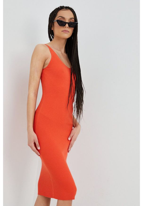 Vero Moda sukienka kolor pomarańczowy mini dopasowana. Kolor: pomarańczowy. Materiał: materiał, włókno, dzianina. Długość rękawa: na ramiączkach. Wzór: gładki. Typ sukienki: dopasowane. Długość: mini