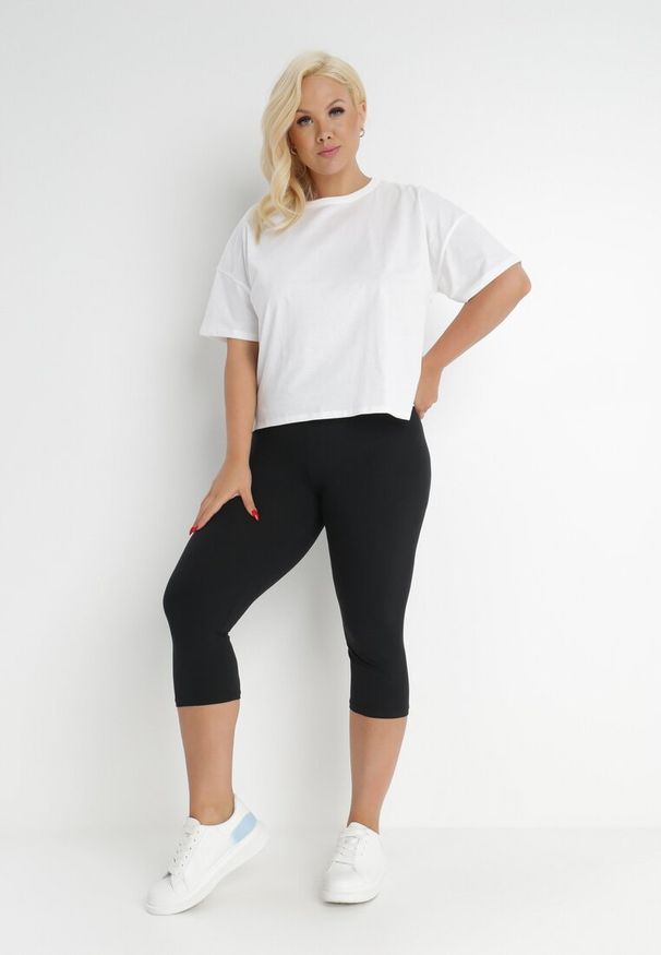 Born2be - Czarne Legginsy Irora. Okazja: na co dzień. Kolekcja: plus size. Kolor: czarny. Materiał: dzianina, włókno. Długość: krótkie. Wzór: gładki. Styl: sportowy, casual