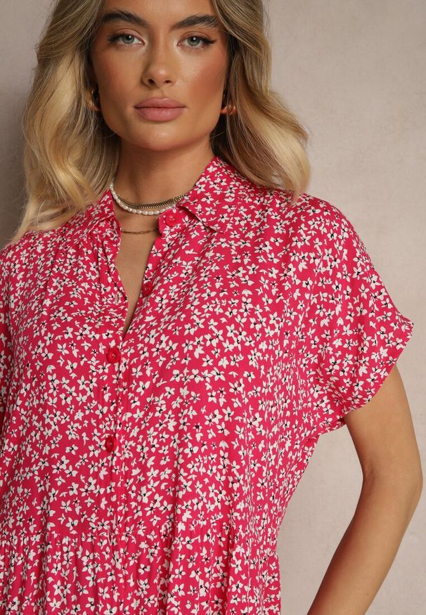 Renee - Fuksjowa Koszulowa Sukienka z Bawełny w Kwiaty o Rozkloszowanym Fasonie Sarilon. Okazja: na co dzień. Kolor: różowy. Materiał: bawełna. Długość rękawa: krótki rękaw. Wzór: kwiaty. Typ sukienki: koszulowe. Styl: elegancki, casual