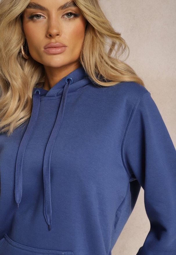 Renee - Niebieska Klasyczna Bluza z Kapturem ze Ściągaczem Mozartia. Okazja: na co dzień. Typ kołnierza: kaptur. Kolor: niebieski. Materiał: jeans. Styl: klasyczny