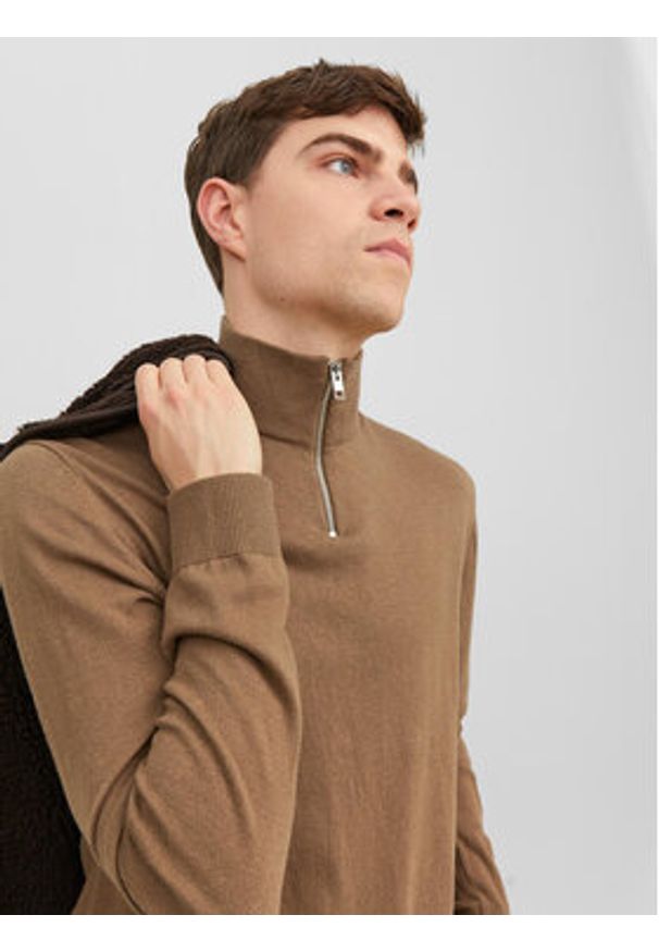 Jack & Jones - Jack&Jones Sweter 12189339 Brązowy Regular Fit. Kolor: brązowy. Materiał: bawełna