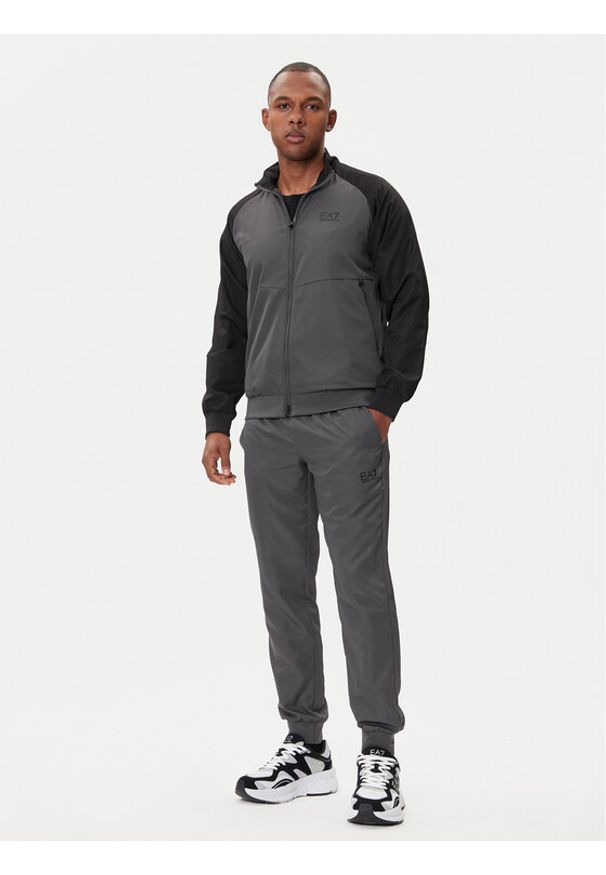 EA7 Emporio Armani Dres 7M000642 AF16072 M8187 Czarny Regular Fit. Kolor: czarny. Materiał: syntetyk