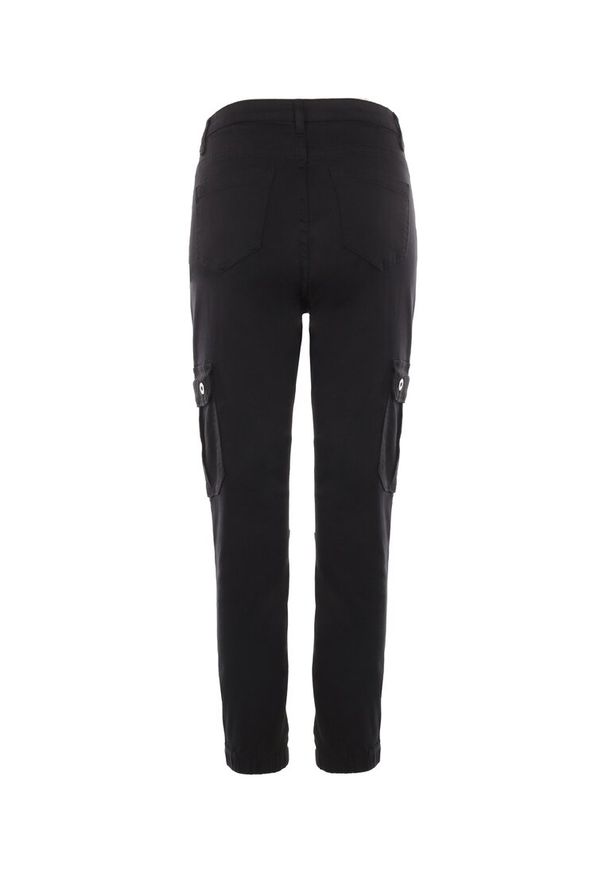 Born2be - Czarne Spodnie Cargo Pronime. Okazja: na co dzień. Kolor: czarny. Materiał: tkanina, bawełna, jeans. Długość: długie. Wzór: aplikacja. Styl: casual, klasyczny