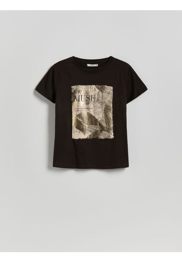 Reserved - T-shirt z nadrukiem - ciemnobrązowy. Kolor: brązowy. Materiał: dzianina, bawełna. Wzór: nadruk. Styl: klasyczny