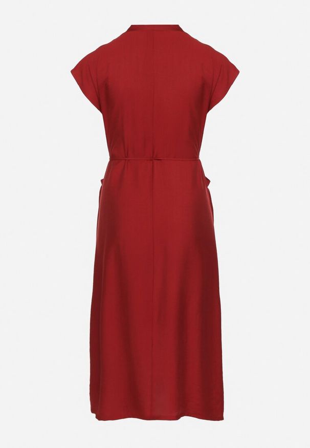 Born2be - Bordowa Wiskozowa Sukienka Pudełkowa z Cienkim Paskiem i Kieszeniami Lumivorae. Okazja: na co dzień. Kolekcja: plus size. Kolor: czerwony. Materiał: wiskoza. Typ sukienki: proste, dla puszystych. Styl: elegancki, casual