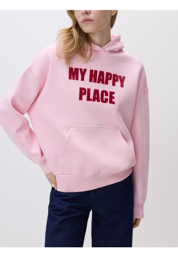 Reserved - Bluza z napisem - pastelowy róż. Kolor: różowy. Materiał: dzianina, bawełna. Wzór: napisy
