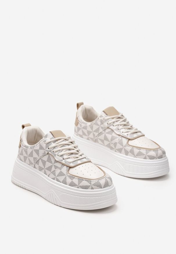 Renee - Biało-Szare Sneakersy na Platformie z Geometrycznym Wzorem Xyphera. Okazja: na co dzień. Kolor: biały. Wzór: geometria. Obcas: na platformie