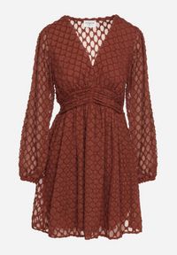 Born2be - Brązowa Rozkloszowana Sukienka z Tkaniny Plumeti z Dekoltem w Serek Zeniasa. Okazja: na co dzień. Typ kołnierza: dekolt w serek. Kolor: brązowy. Materiał: tkanina. Długość rękawa: długi rękaw. Styl: casual #7