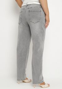 Born2be - Szare Jeansy o Kroju Mom Fit z Regularnym Stanem Folitia. Okazja: na co dzień. Kolor: szary. Styl: klasyczny, elegancki, casual #6