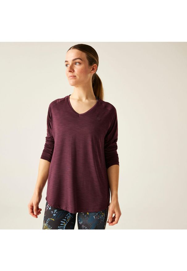 DARE 2B - Koszulka damska Discern Active. Kolor: fioletowy. Długość rękawa: długi rękaw. Długość: długie. Sport: turystyka piesza
