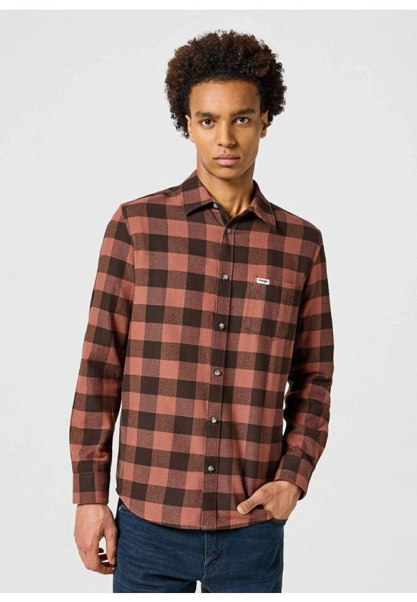 Wrangler - MĘSKA KOSZULA KRATA WRANGLER 1 PKT SHIRT ROOT BEER CHECK 112357381